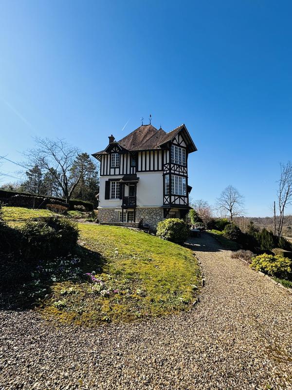 Maison ancienne - 183 m² - 11 pièces