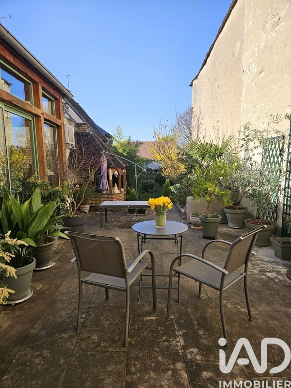 Maison - 214 m² - 6 pièces