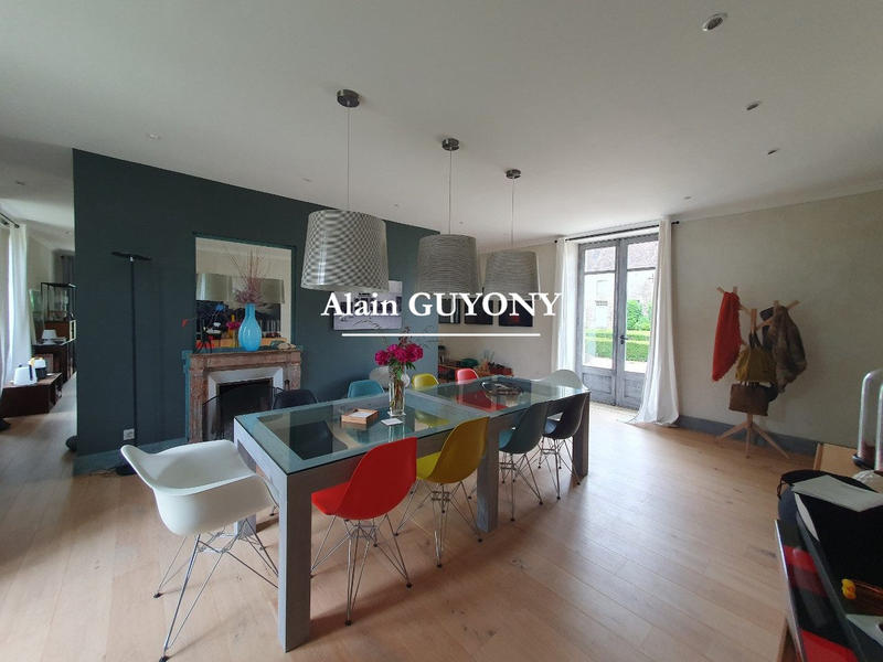 Maison - 714 m² - 21 pièces