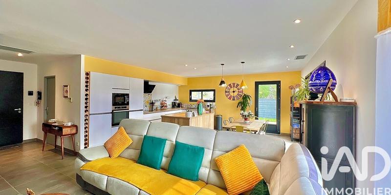 Maison - 110 m² - 5 pièces