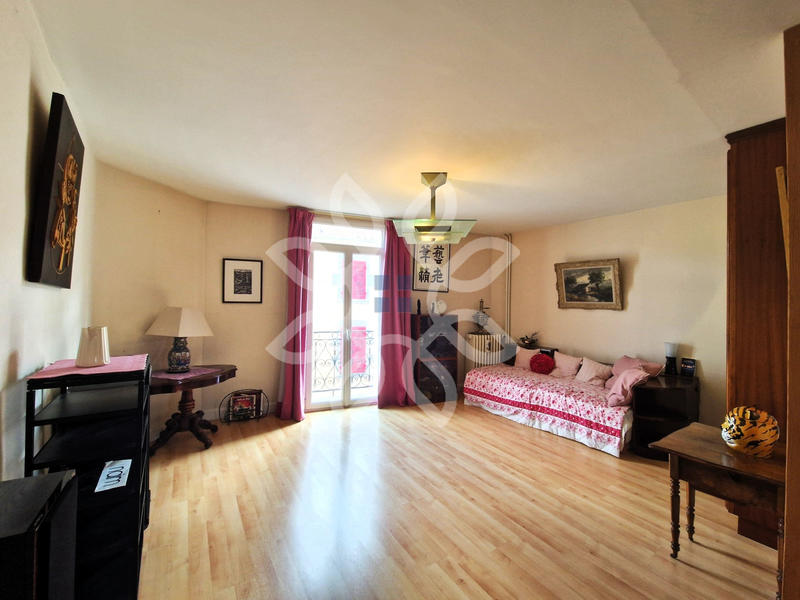 Maison - 291 m² - 8 pièces