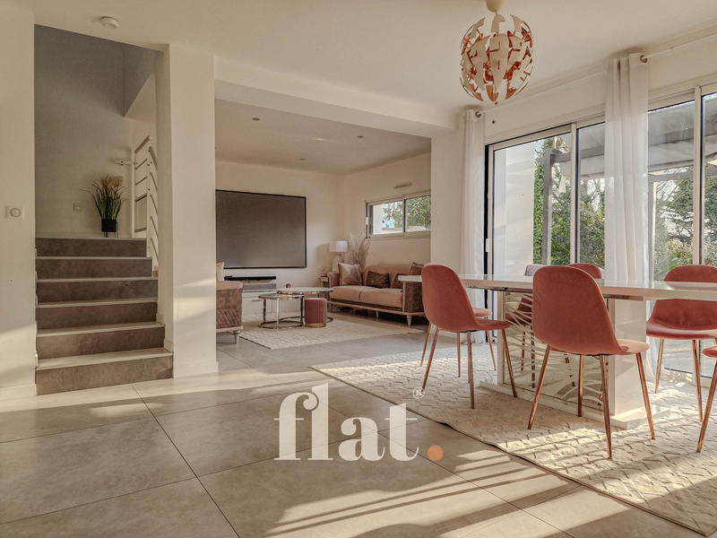 Maison - 172 m² - 8 pièces