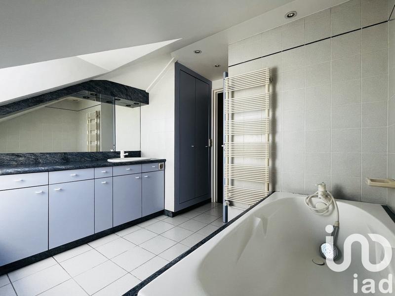 Maison - 267 m² - 7 pièces