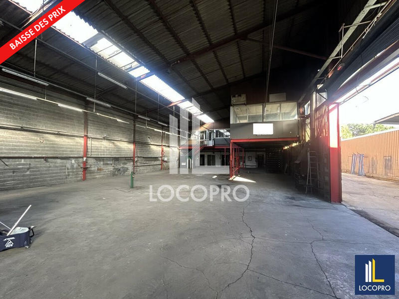 Local d'activité / Entrepôt - 857 m²