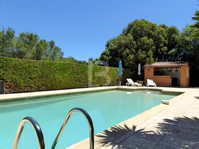 Demeure - 228 m² - 9 pièces