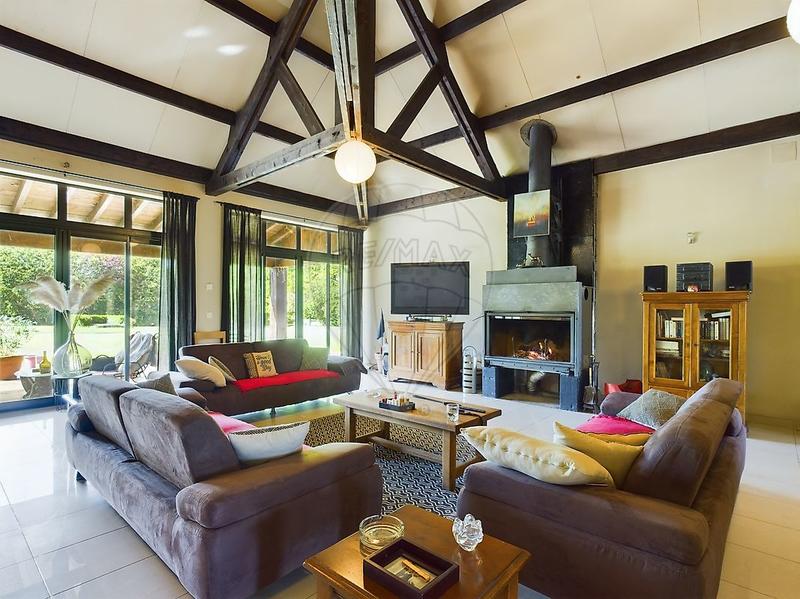 Propriété - 660 m² - 15 pièces