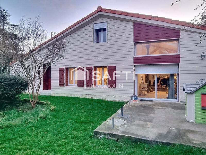 Maison - 217 m² - 9 pièces