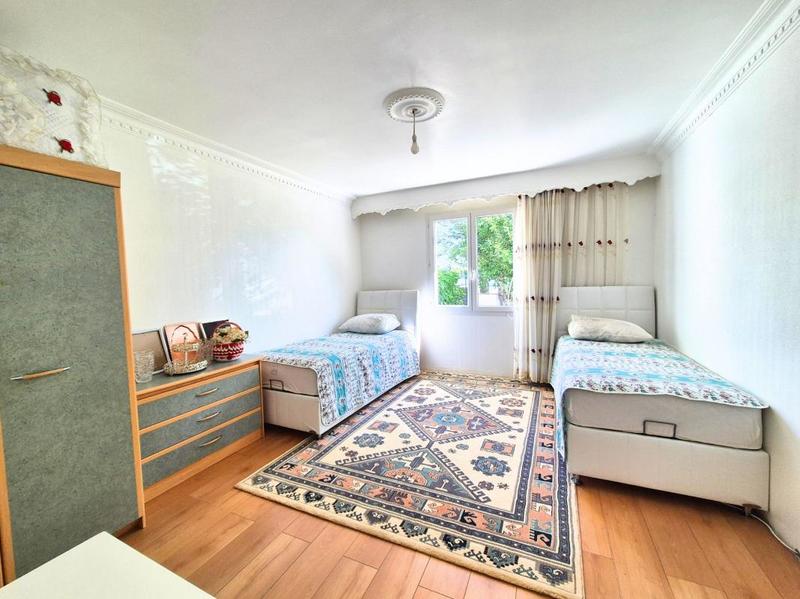 Maison - 168 m² - 7 pièces