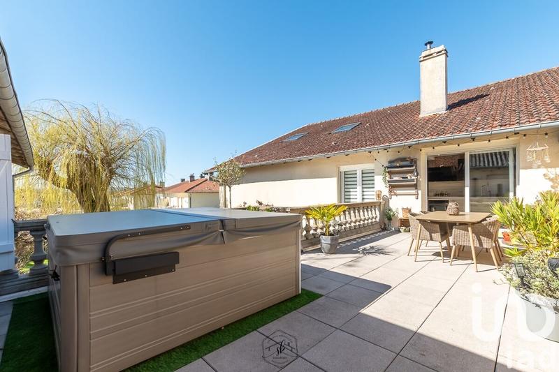 Appartement - 175 m² - 6 pièces