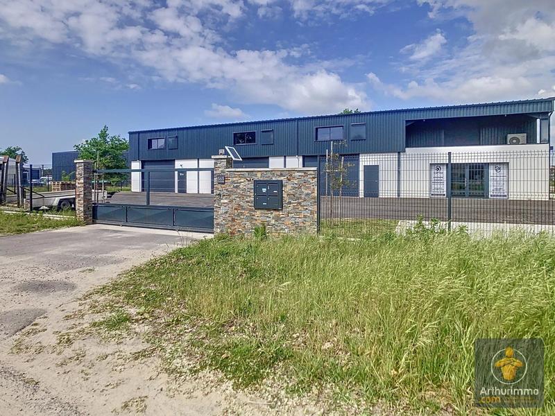 Bureau - 140 m² - 1 pièce