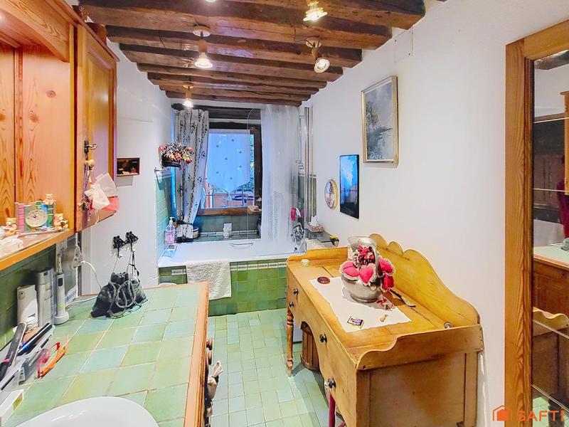 Maison - 214 m² - 8 pièces