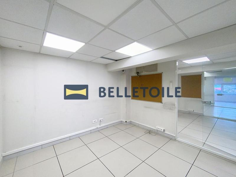 Véhicules - 2 239 m²