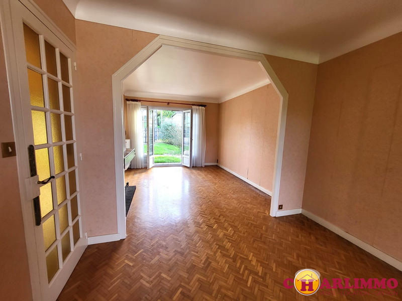 Maison traditionnelle - 121 m² - 6 pièces