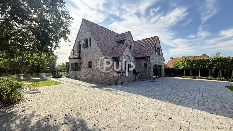 Maison - 200 m² - 6 pièces