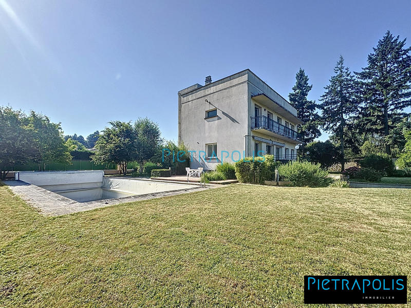 Maison contemporaine - 255 m² - 10 pièces