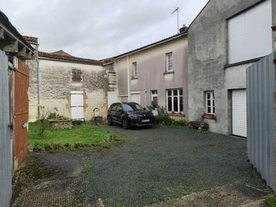 Maison - 270 m² - 6 pièces