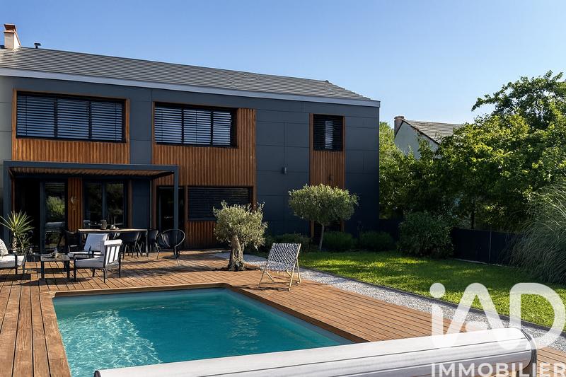 Maison - 143 m² - 5 pièces