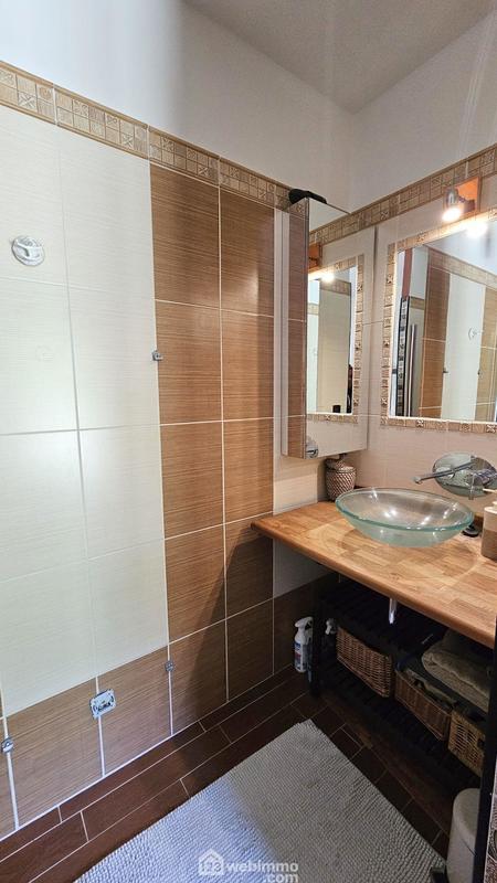 Maison - 202 m² - 8 pièces