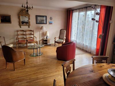 Appartement - 90 m² - 4 pièces