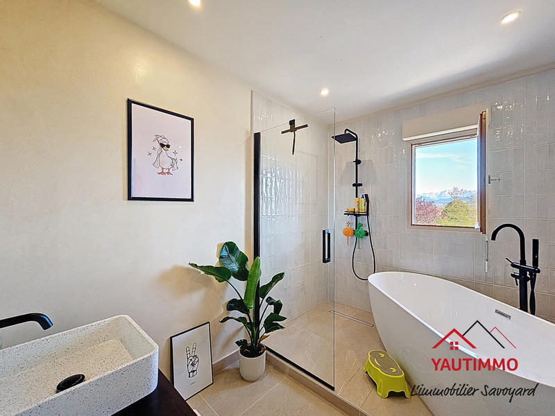 Maison - 203 m² - 7 pièces