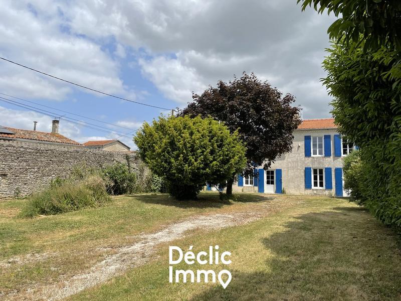 Maison - 338 m² - 8 pièces