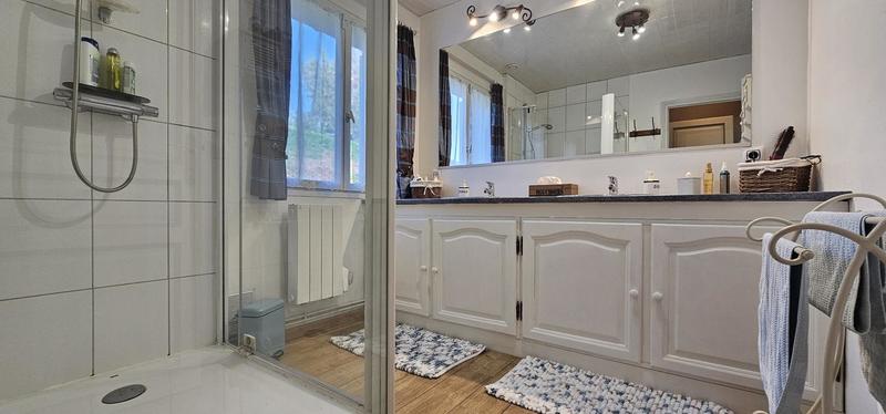 Pavillon - 197 m² - 8 pièces