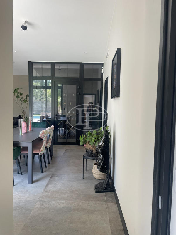 Maison contemporaine - 189 m² - 6 pièces