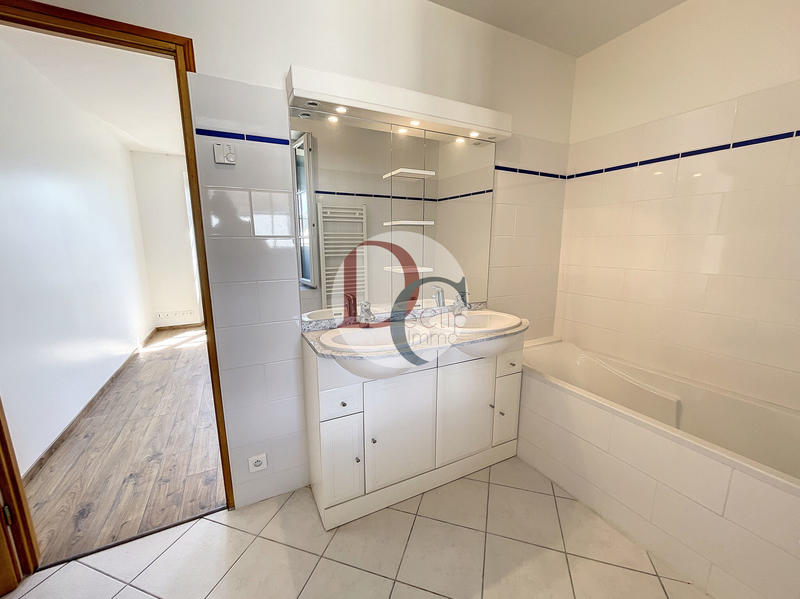 Maison - 316 m² - 11 pièces