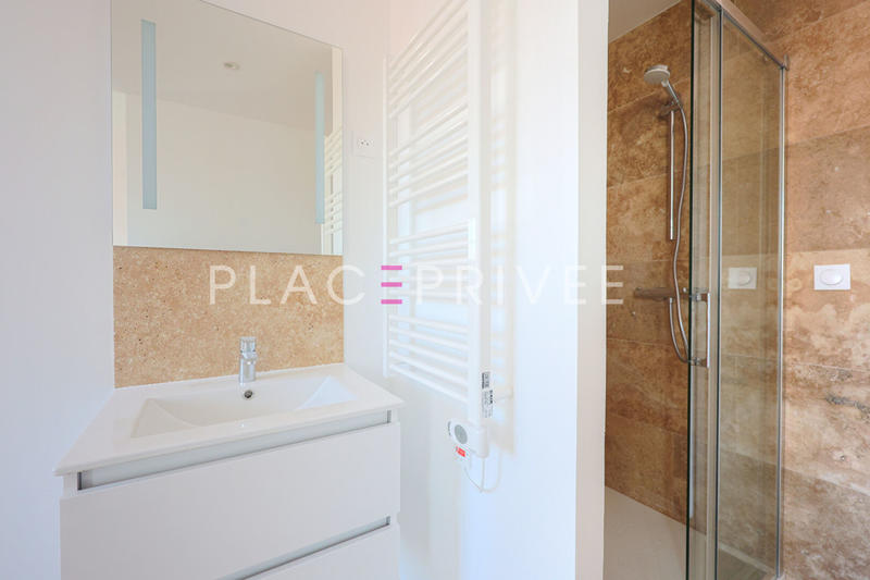 Appartement - 130 m² - 5 pièces