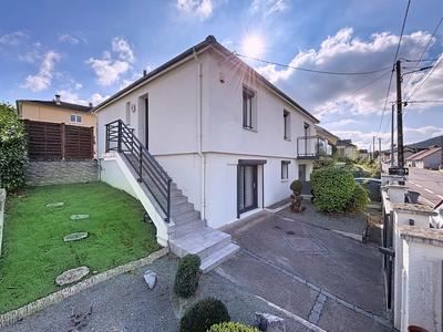 Maison - 121 m² - 4 pièces