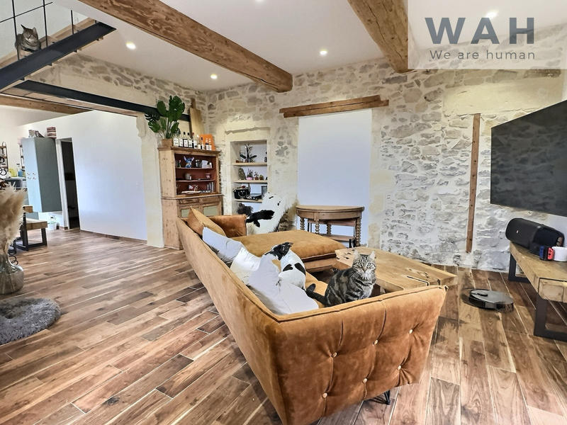 Propriété - 407 m² - 12 pièces