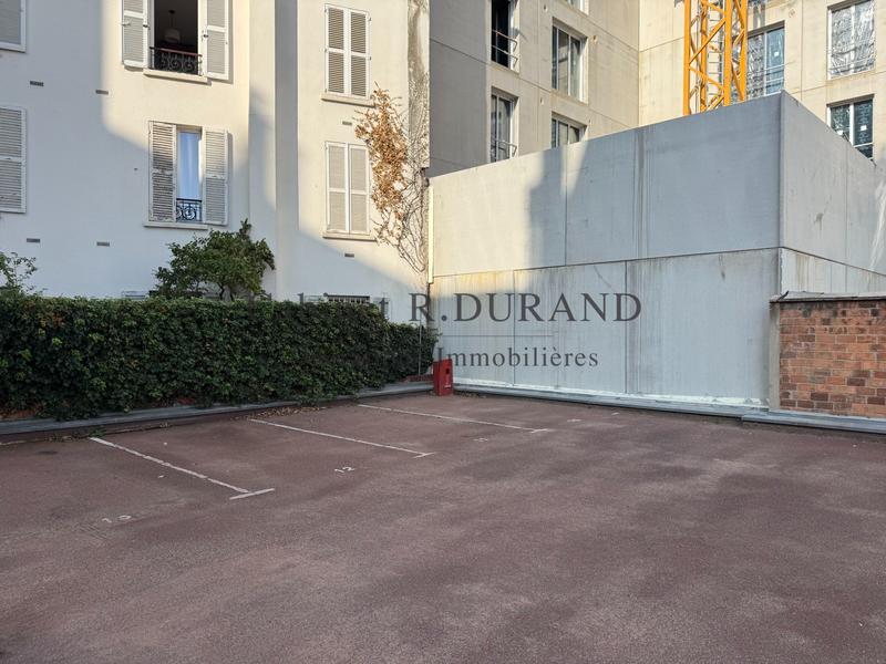 Parking / Garage - 12 m²