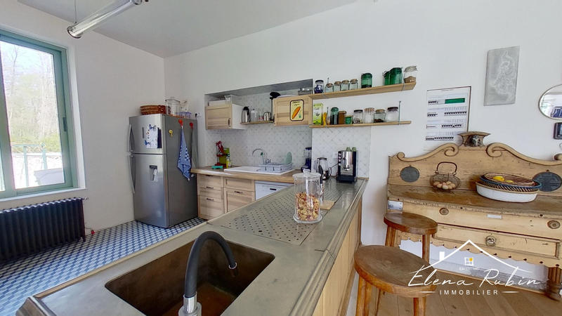 Propriété - 200 m² - 8 pièces