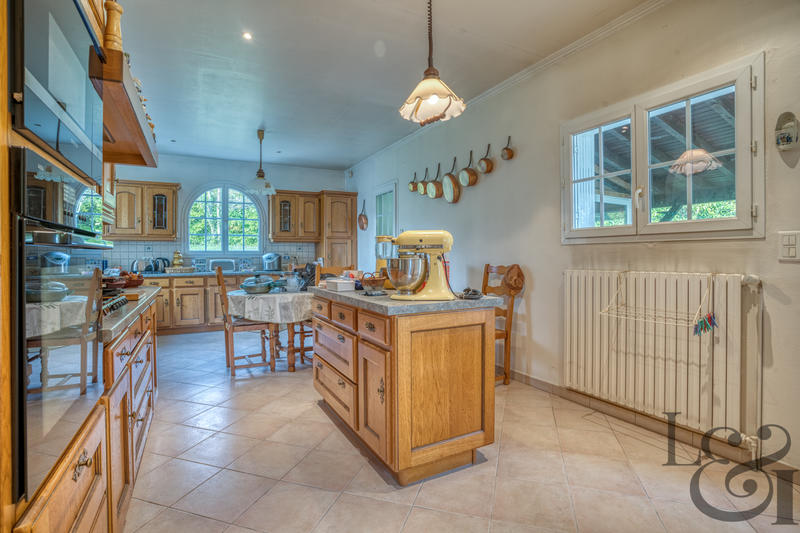 Maison - 143 m² - 7 pièces