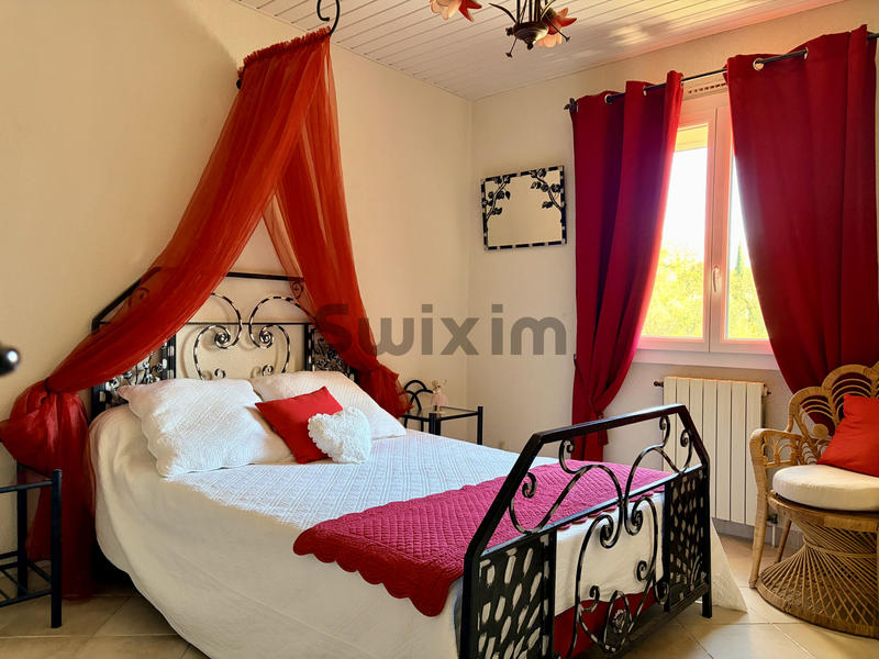 Maison - 249 m² - 8 pièces