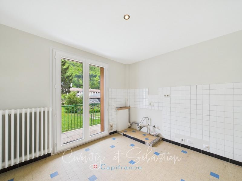 Appartement ancien - 68 m² - 4 pièces