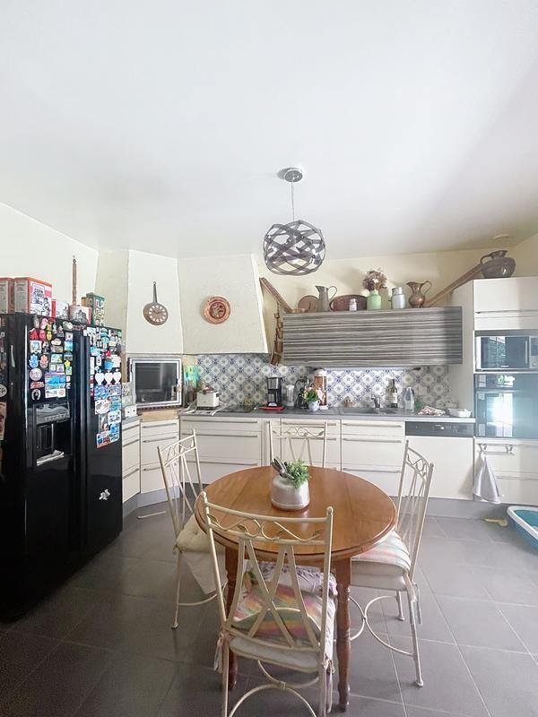 Maison - 206 m² - 8 pièces