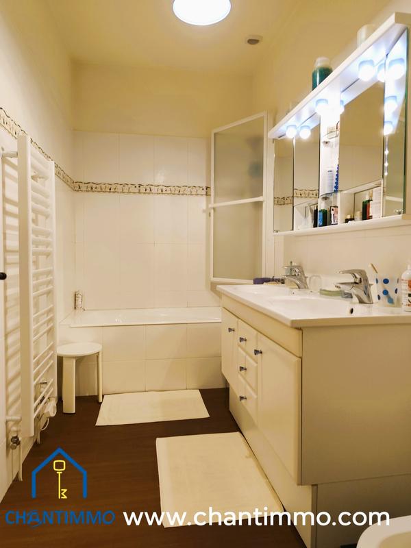 Maison - 224 m² - 10 pièces