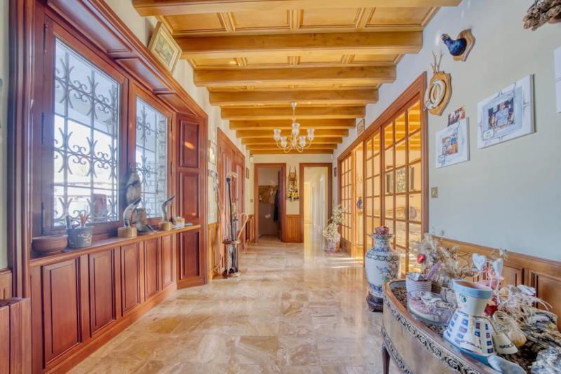 Propriété - 600 m² - 11 pièces