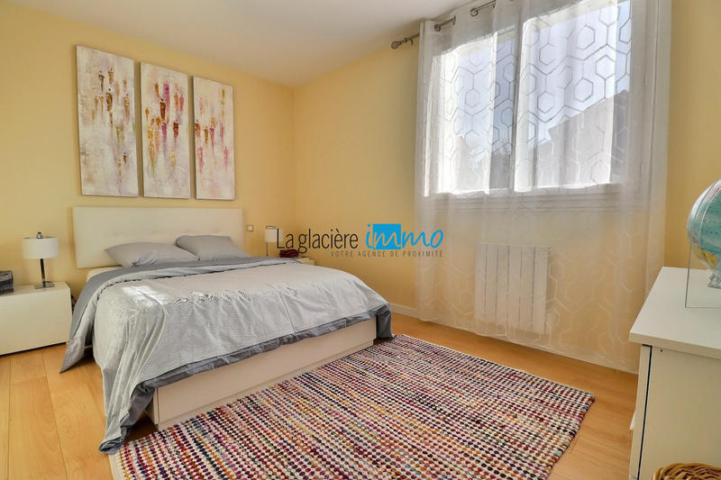 Maison traditionnelle - 240 m² - 7 pièces