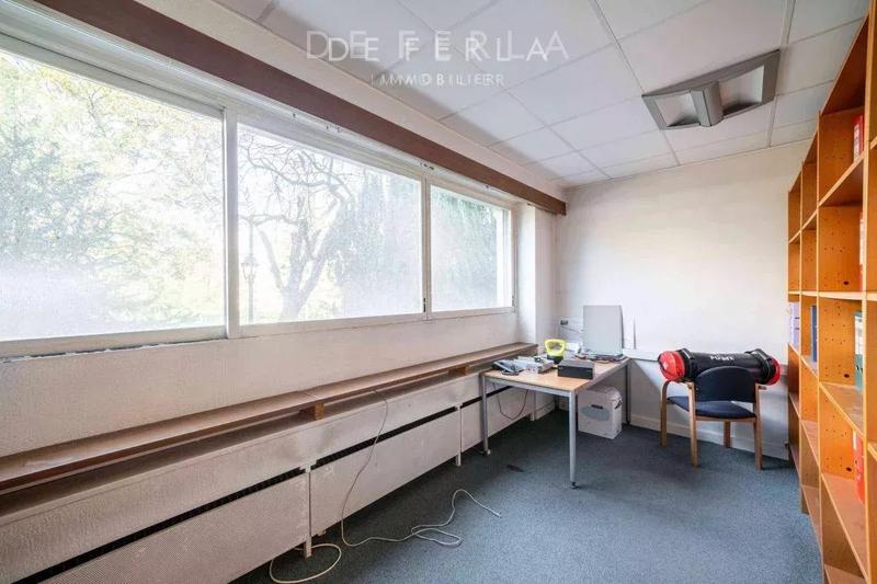 Appartement - 210 m² - 8 pièces