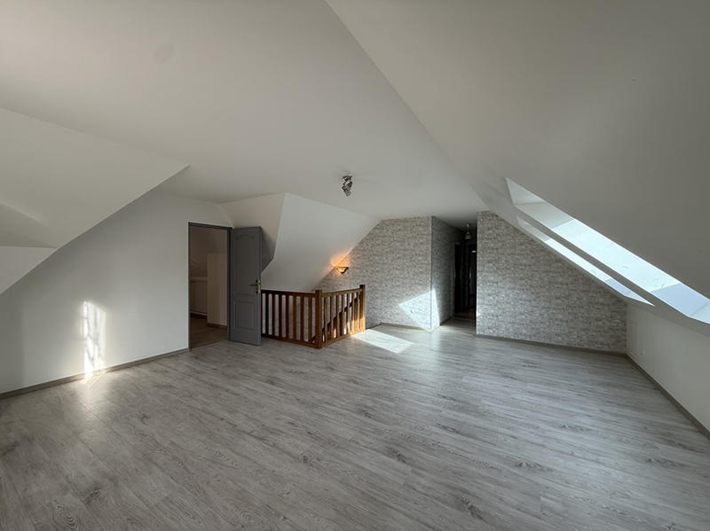 Maison - 198 m² - 7 pièces