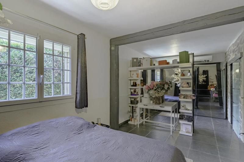 Demeure - 340 m² - 11 pièces