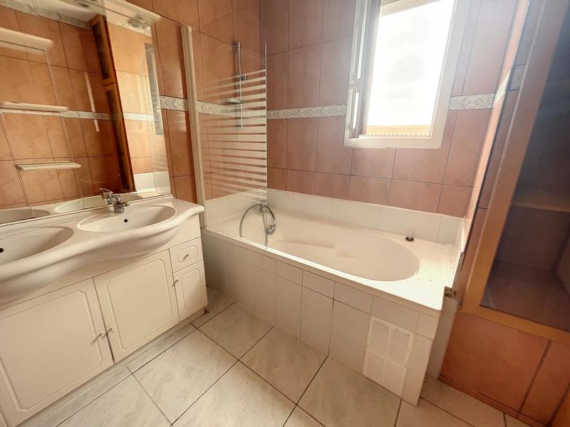 Appartement - 85 m² - 3 pièces