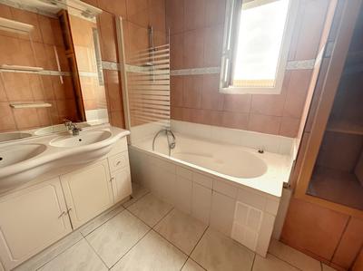 Appartement - 85 m² - 3 pièces