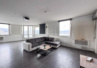 Appartement - 126 m² - 4 pièces