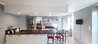 Maison - 220 m² - 7 pièces