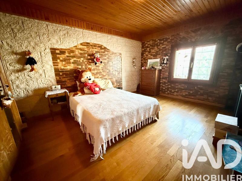 Maison - 227 m² - 9 pièces