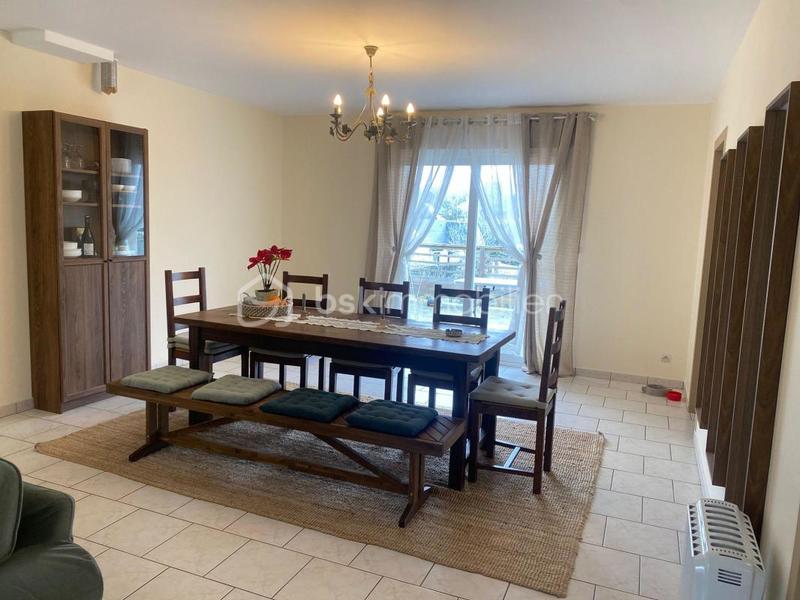 Maison - 140 m² - 8 pièces