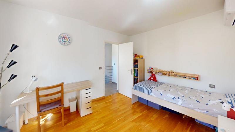 Villa - 204 m² - 6 pièces